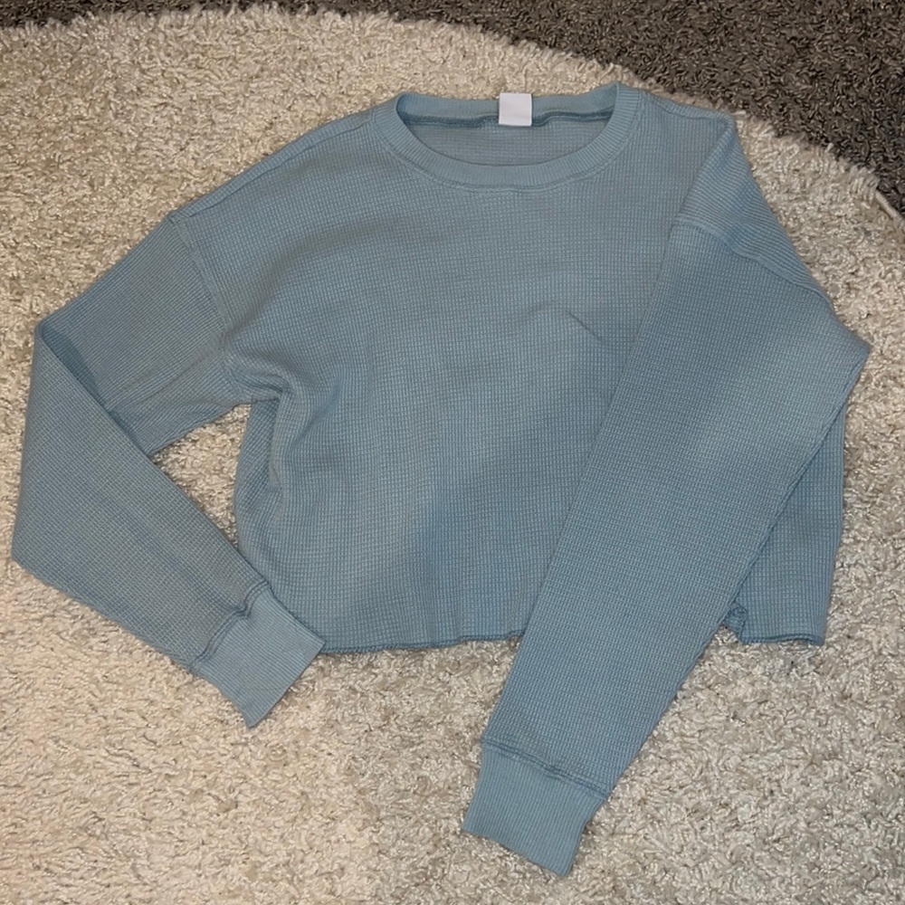 Aritzia TNA gorgeous blue waffle knit cropped long sleeve! Size S!